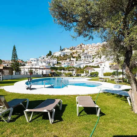Newly Renovated Townhouse With Sea View And Pool
