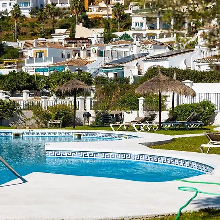 Hébergement de vacances Newly Renovated Townhouse With Sea View And Pool Nerja
